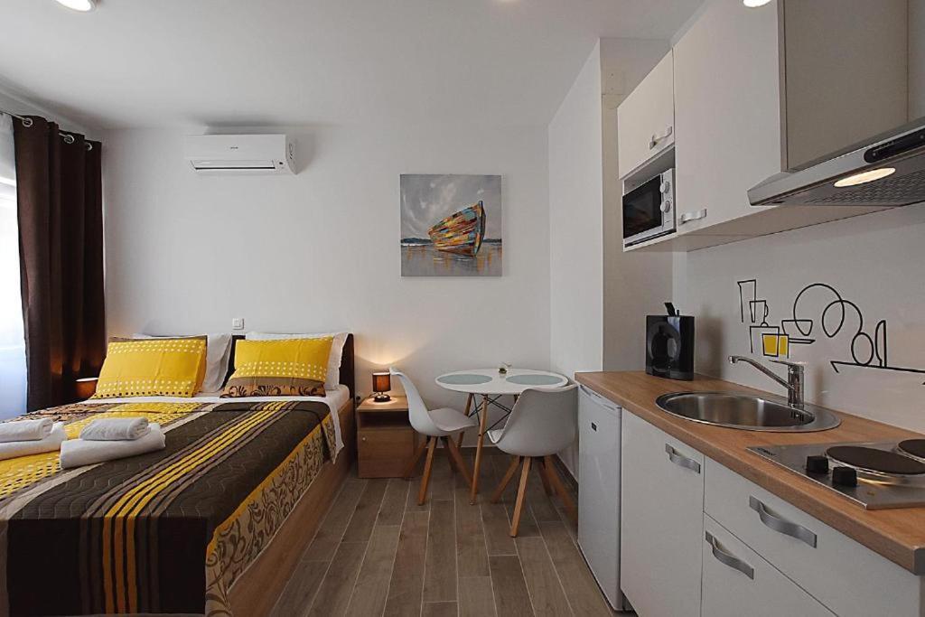 Roko & Borna Self Check - In Apartman Zára Kültér fotó