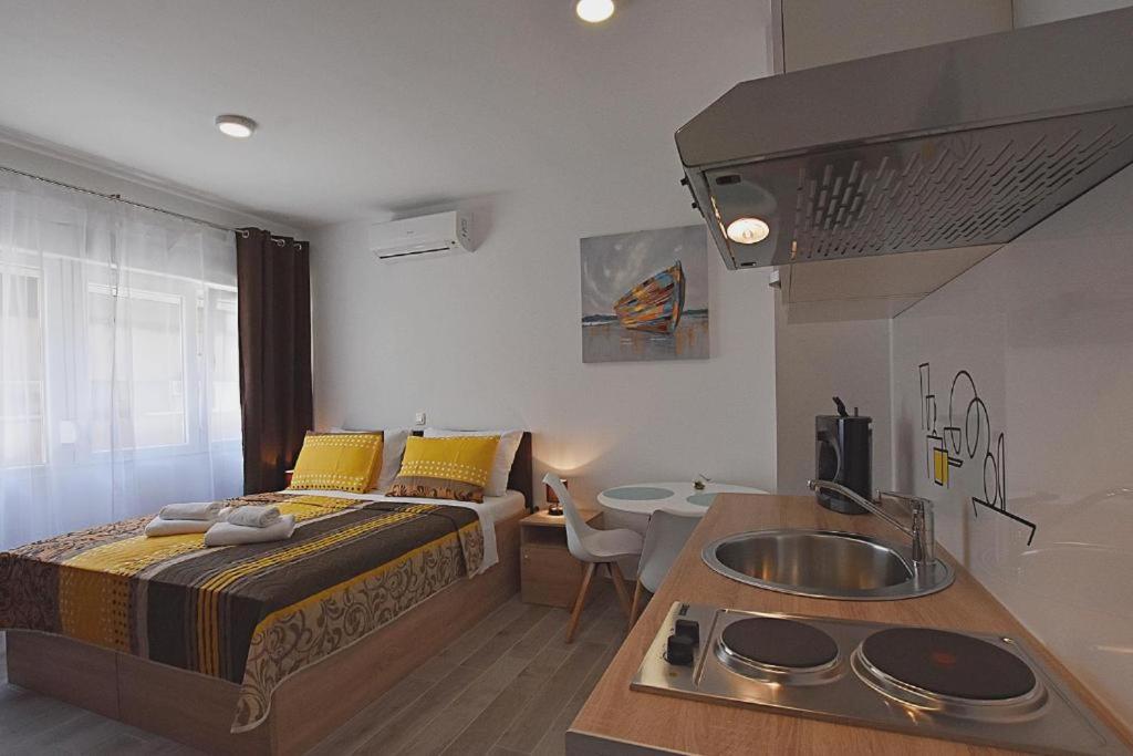 Roko & Borna Self Check - In Apartman Zára Kültér fotó